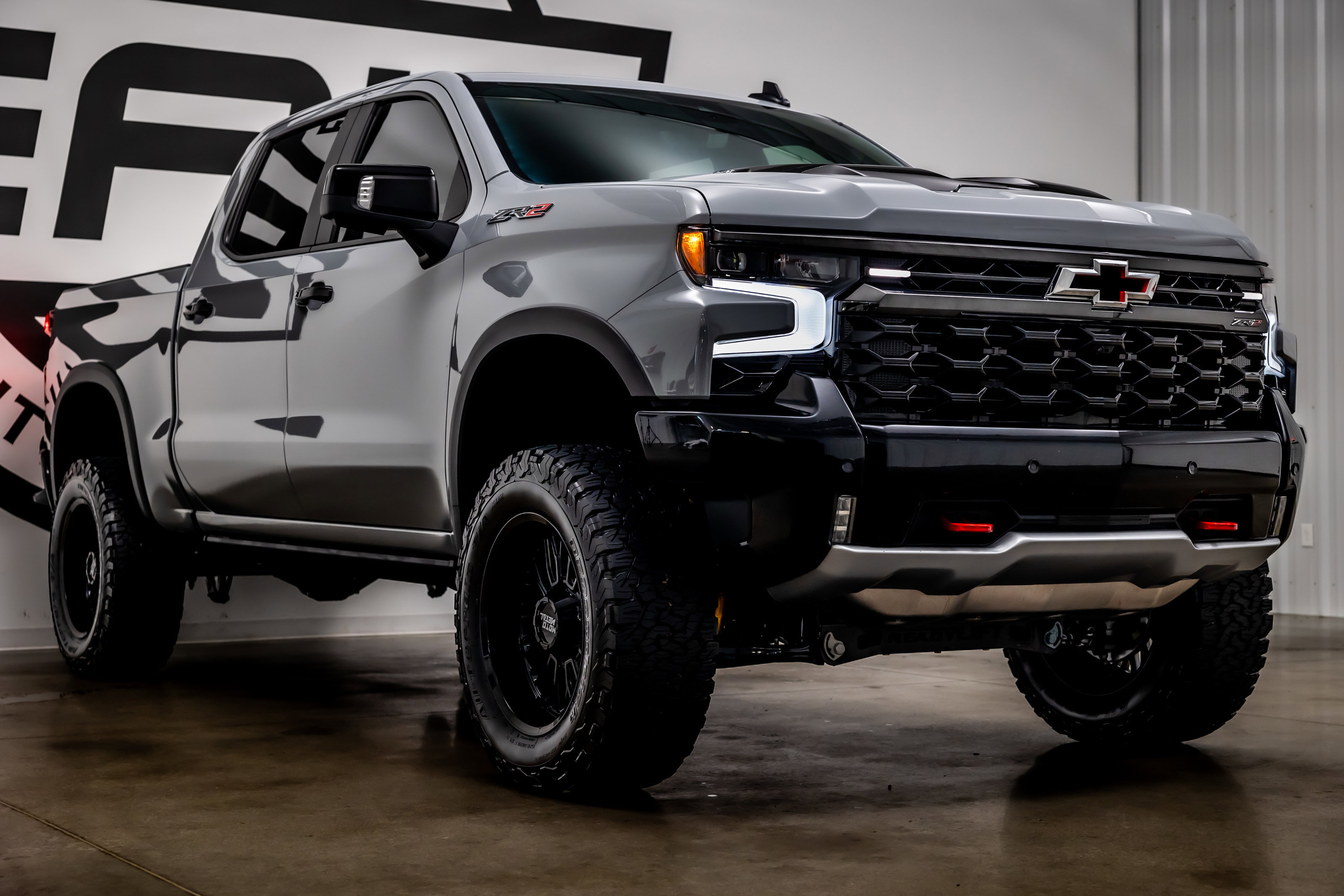 Used 2025 Chevrolet Silverado 1500 ZR2 w/ Technology Package image 28
