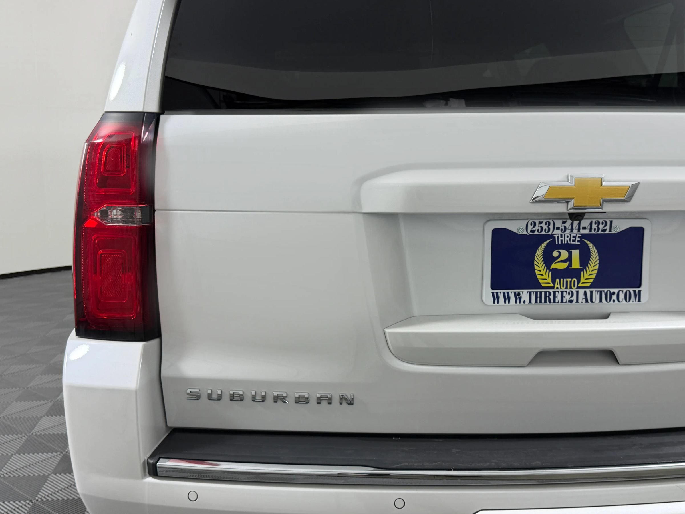 Used 2018 Chevrolet Suburban Premier AWD/4WD image 10