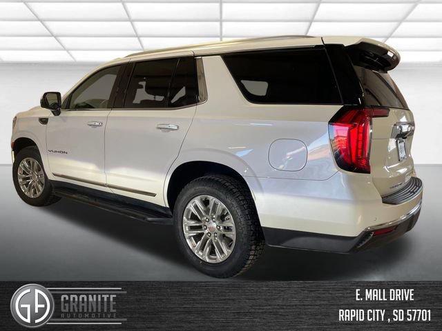 Used 2023 GMC Yukon SLT w/ SLT Luxury Package image 3