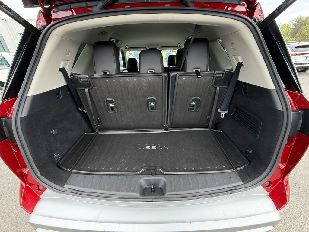 Used 2022 Nissan Pathfinder SL w/ SL Black Package image 24