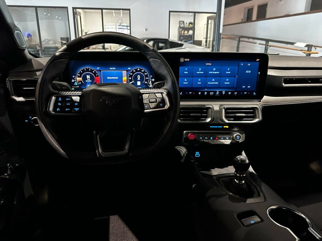 Used 2025 Ford Mustang GT Premium RWD image 17