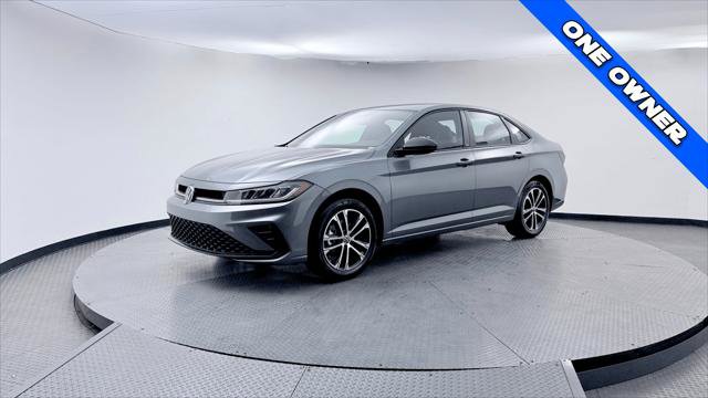 Used 2025 Volkswagen Jetta Sport FWD image 2
