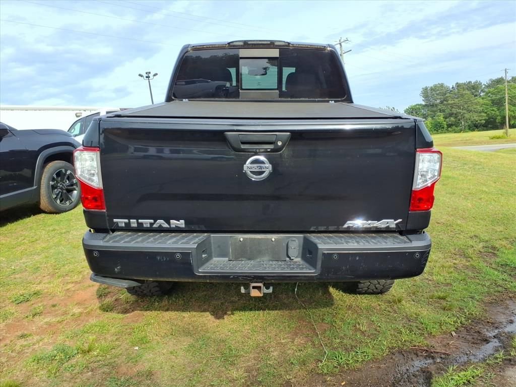Used 2017 Nissan Titan XD AWD/4WD image 7