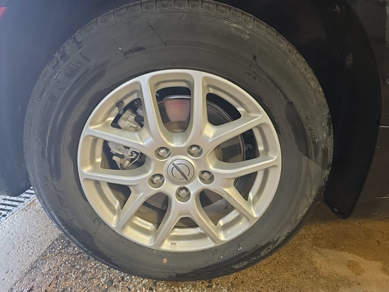 Used 2024 Chrysler Pacifica Touring-L FWD image 35