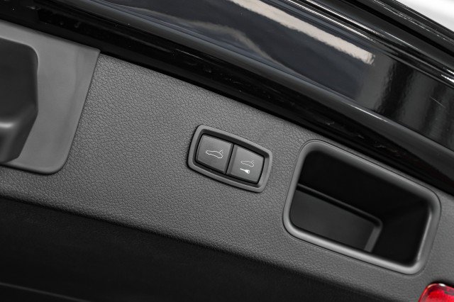 Used 2021 Porsche Macan image 41