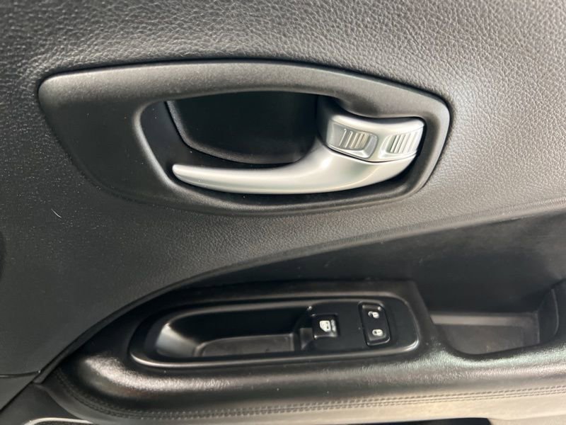 Used 2019 Jeep Compass Altitude image 14