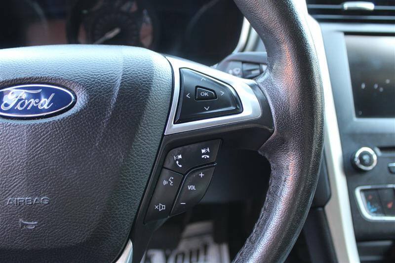 Used 2016 Ford Fusion SE w/ Equipment Group 202A FWD image 16