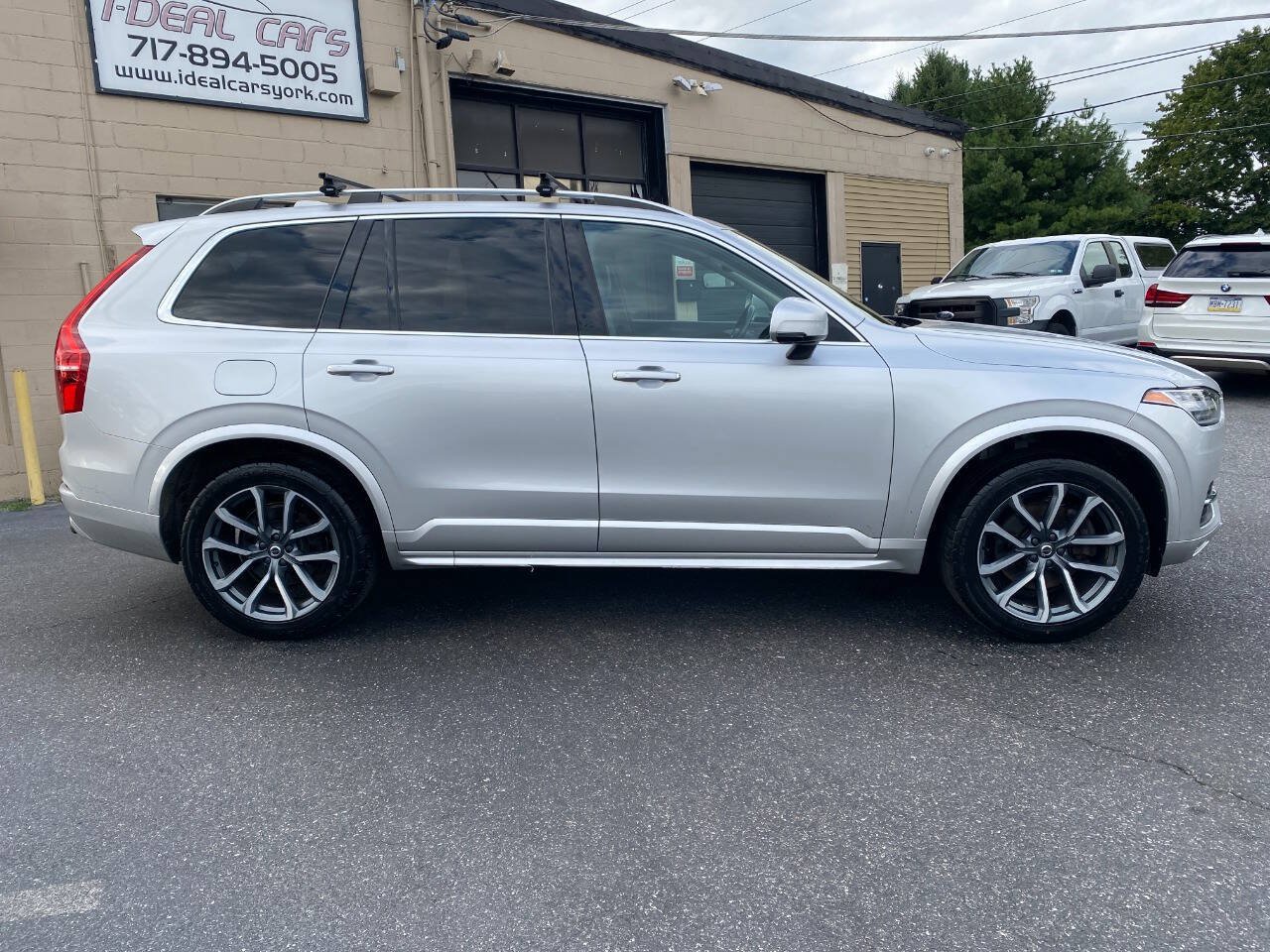 Used 2019 Volvo XC90 T5 Momentum w/ Protection Package Premier AWD/4WD image 2