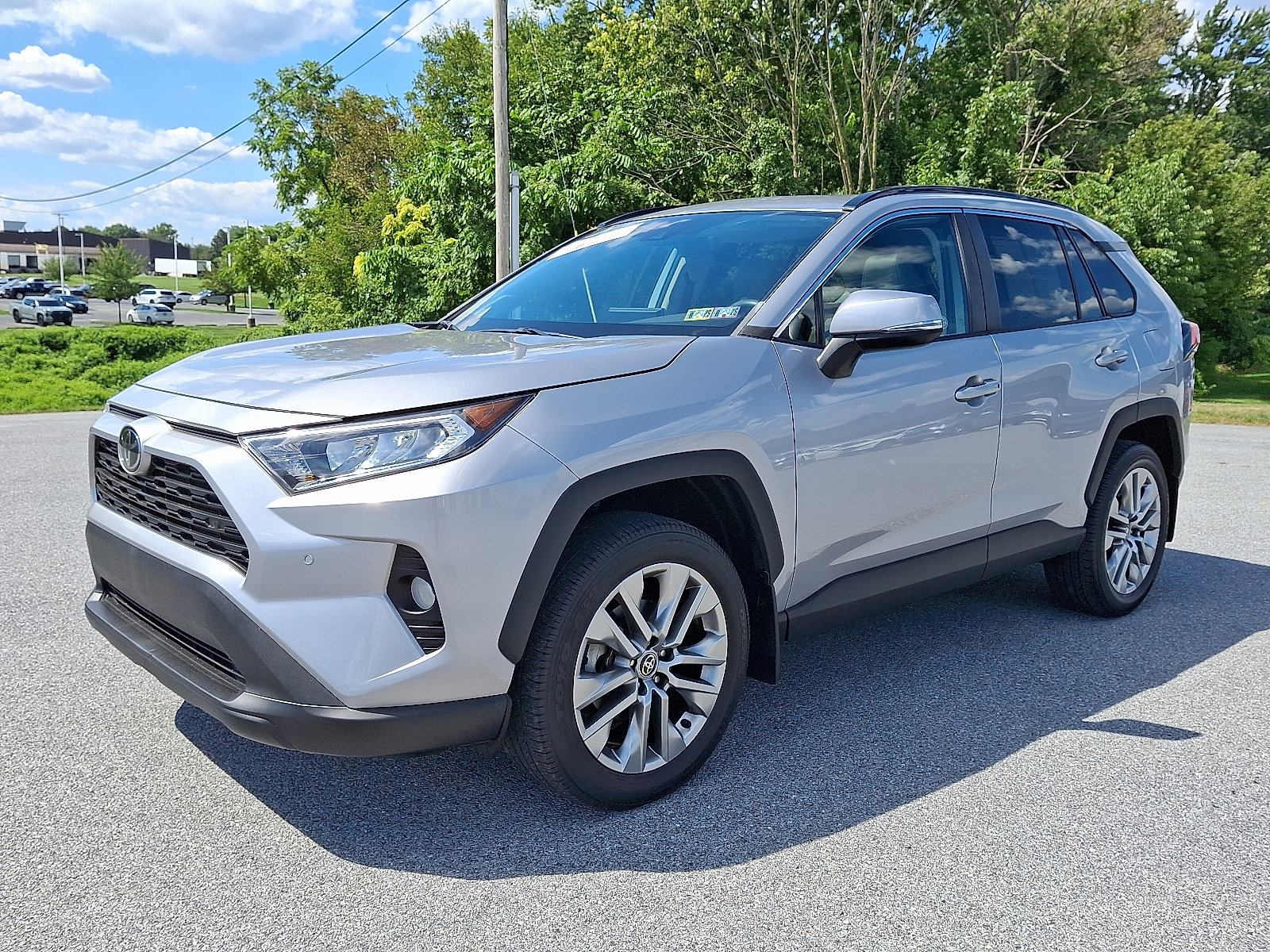 Certified 2021 Toyota RAV4 XLE Premium image 3