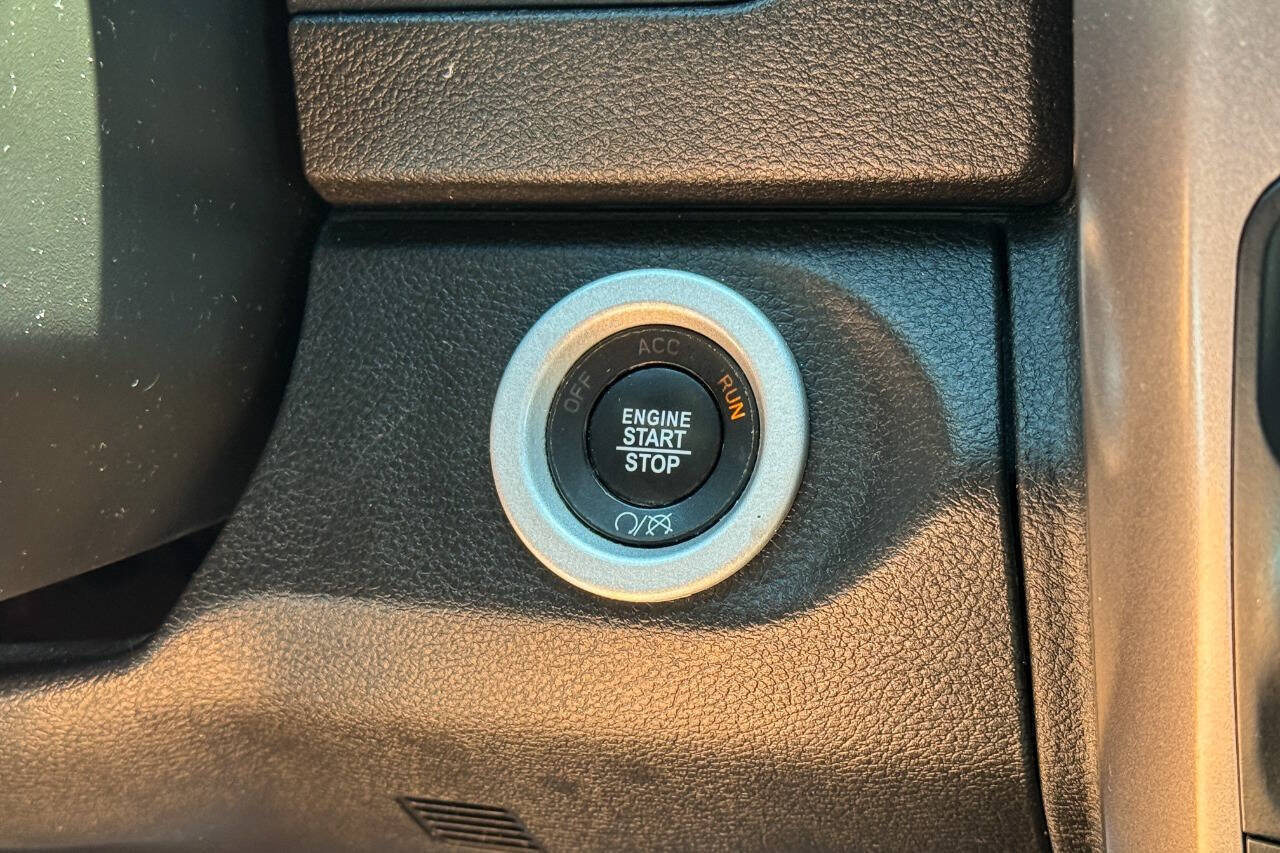 Used 2022 RAM 1500 Classic Warlock AWD/4WD image 30