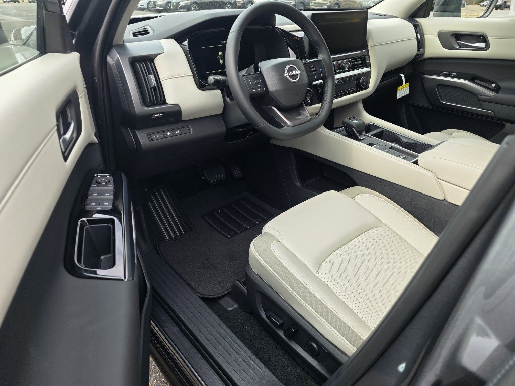 New 2026 Nissan Pathfinder SL image 16