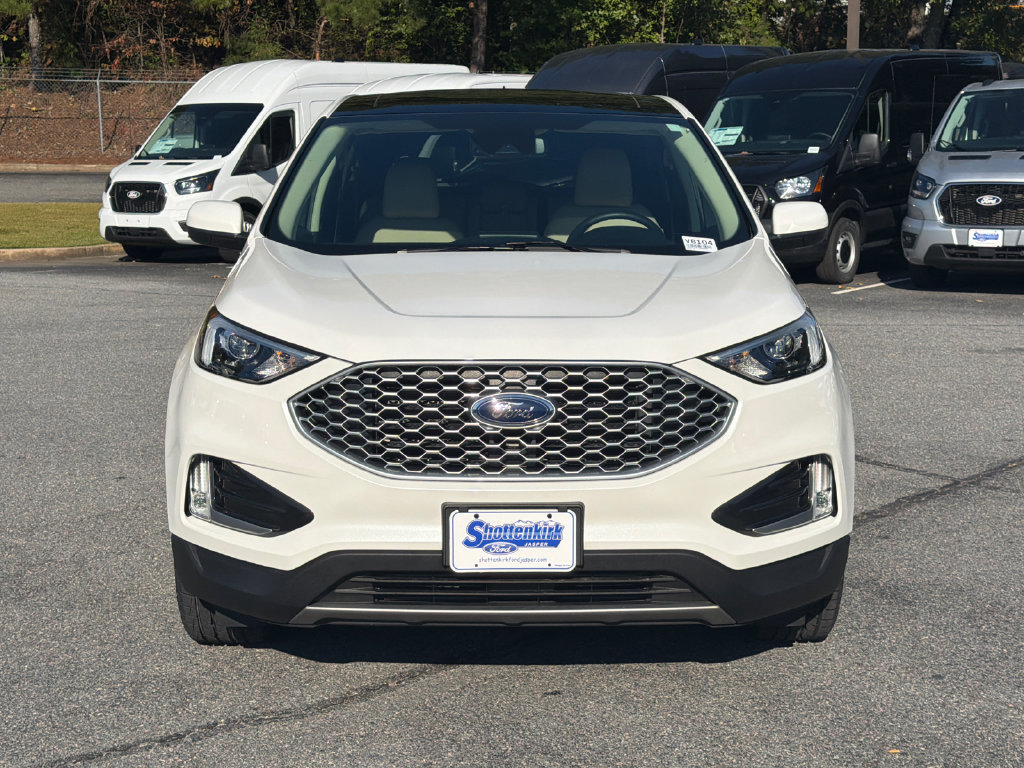 Used 2023 Ford Edge SEL w/ Convenience Package AWD/4WD image 2