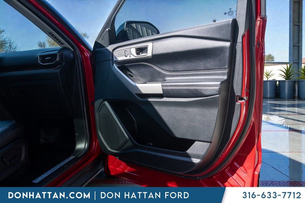 Used 2022 Ford Explorer Limited w/ Equipment Group 301A image 32