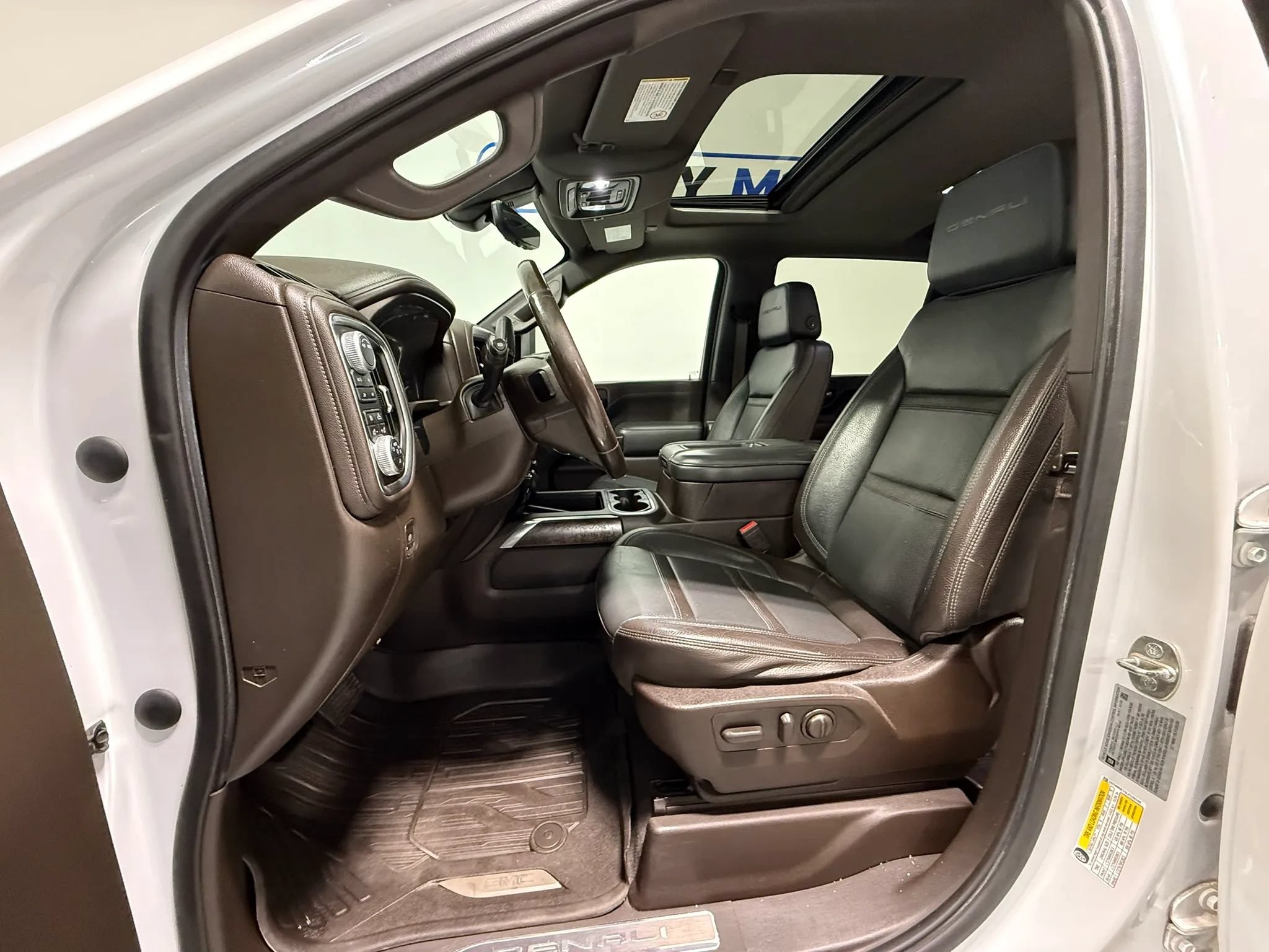 Used 2020 GMC Sierra 2500 Denali w/ Denali Ultimate Package AWD/4WD image 16