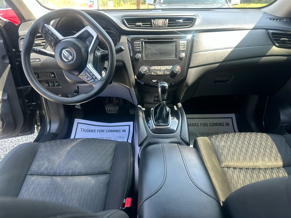 Used 2018 Nissan Rogue S AWD/4WD image 3