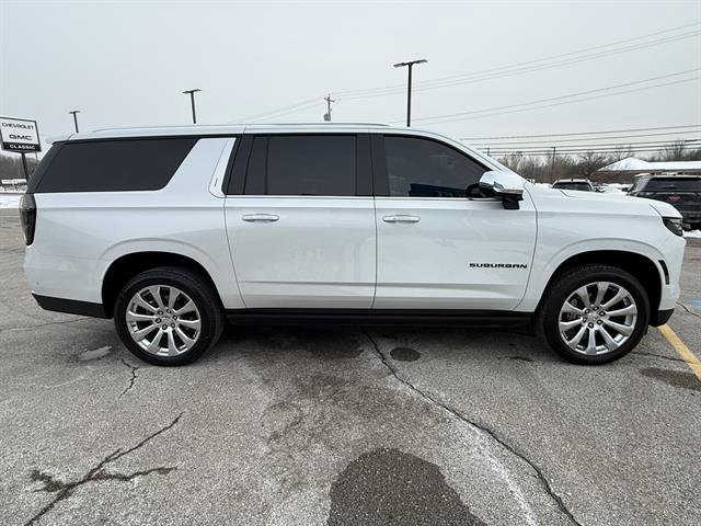 Used 2025 Chevrolet Suburban Premier image 7