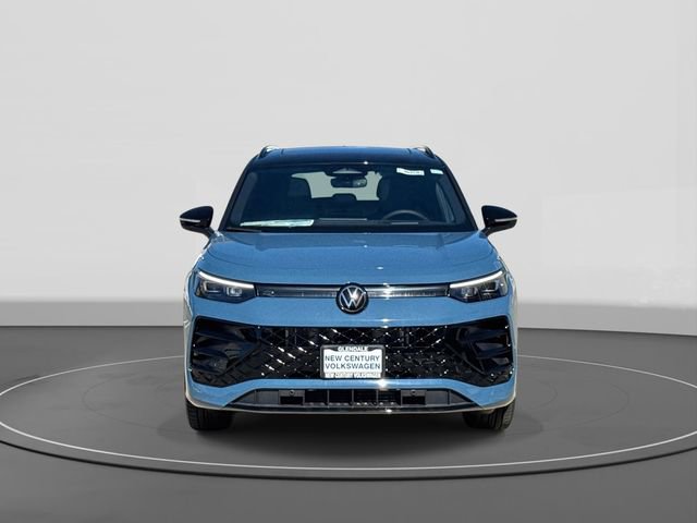 New 2026 Volkswagen Tiguan SE R-Line image 2