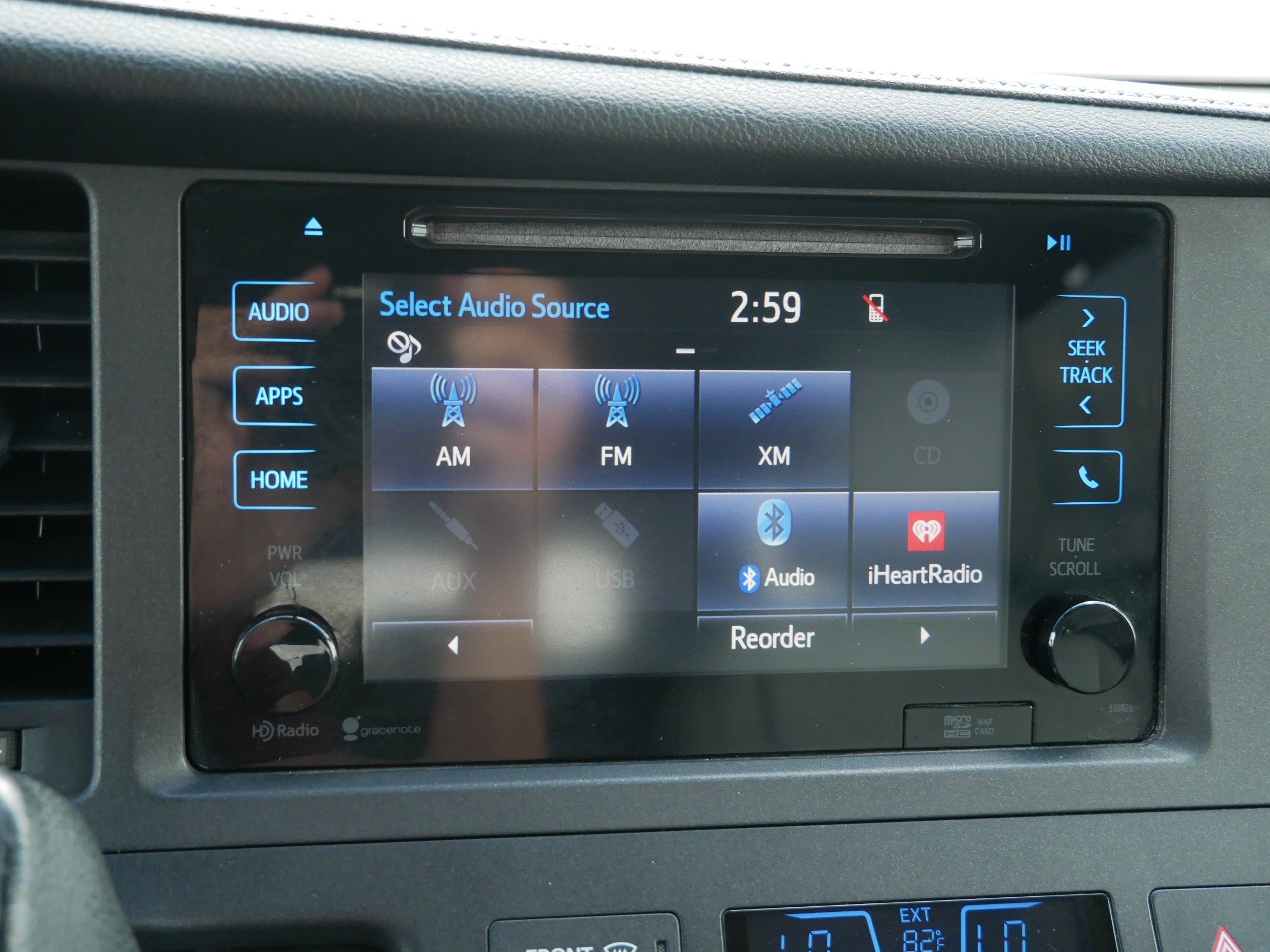 Used 2015 Toyota Sienna XLE w/ XLE Navigation Package FWD image 22