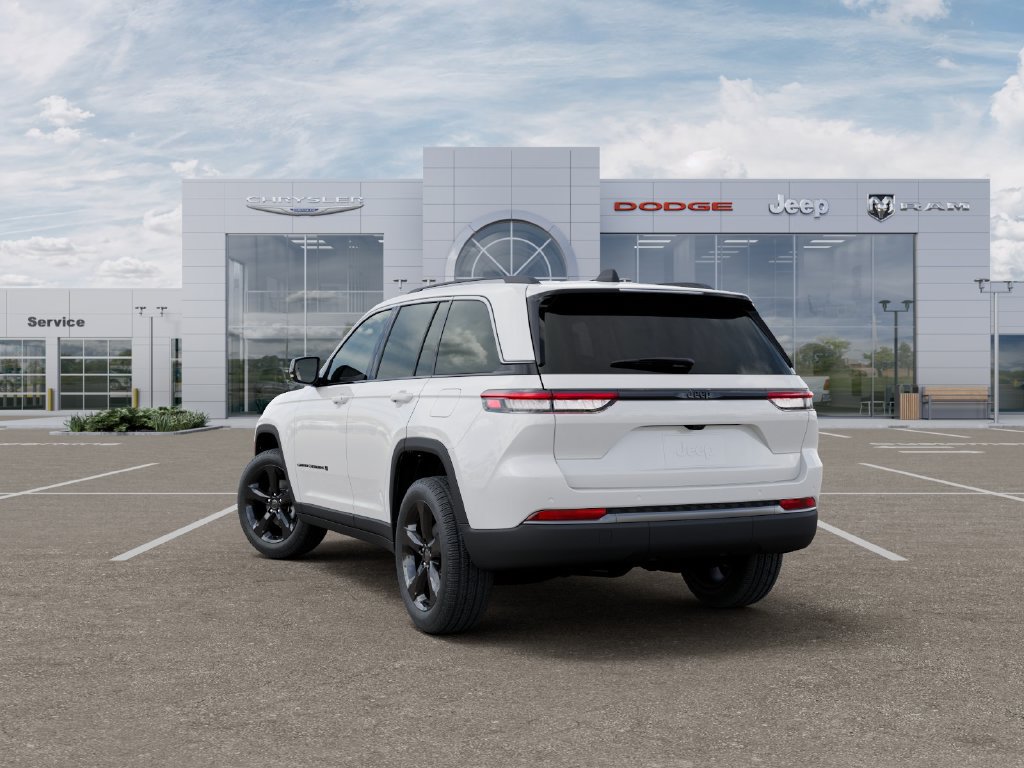 New 2027 Jeep Grand Cherokee Limited w/ Limited Altitude Package RWD image 3