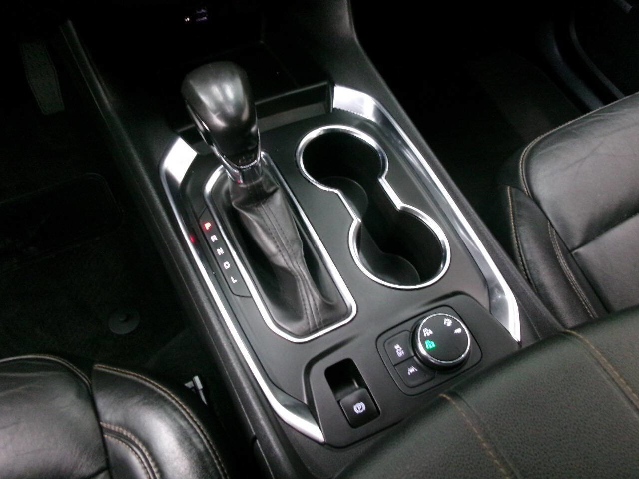 Used 2021 Chevrolet Traverse RS image 32