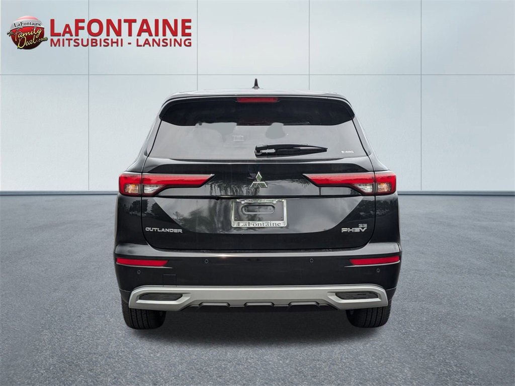 New 2025 Mitsubishi Outlander SE image 4