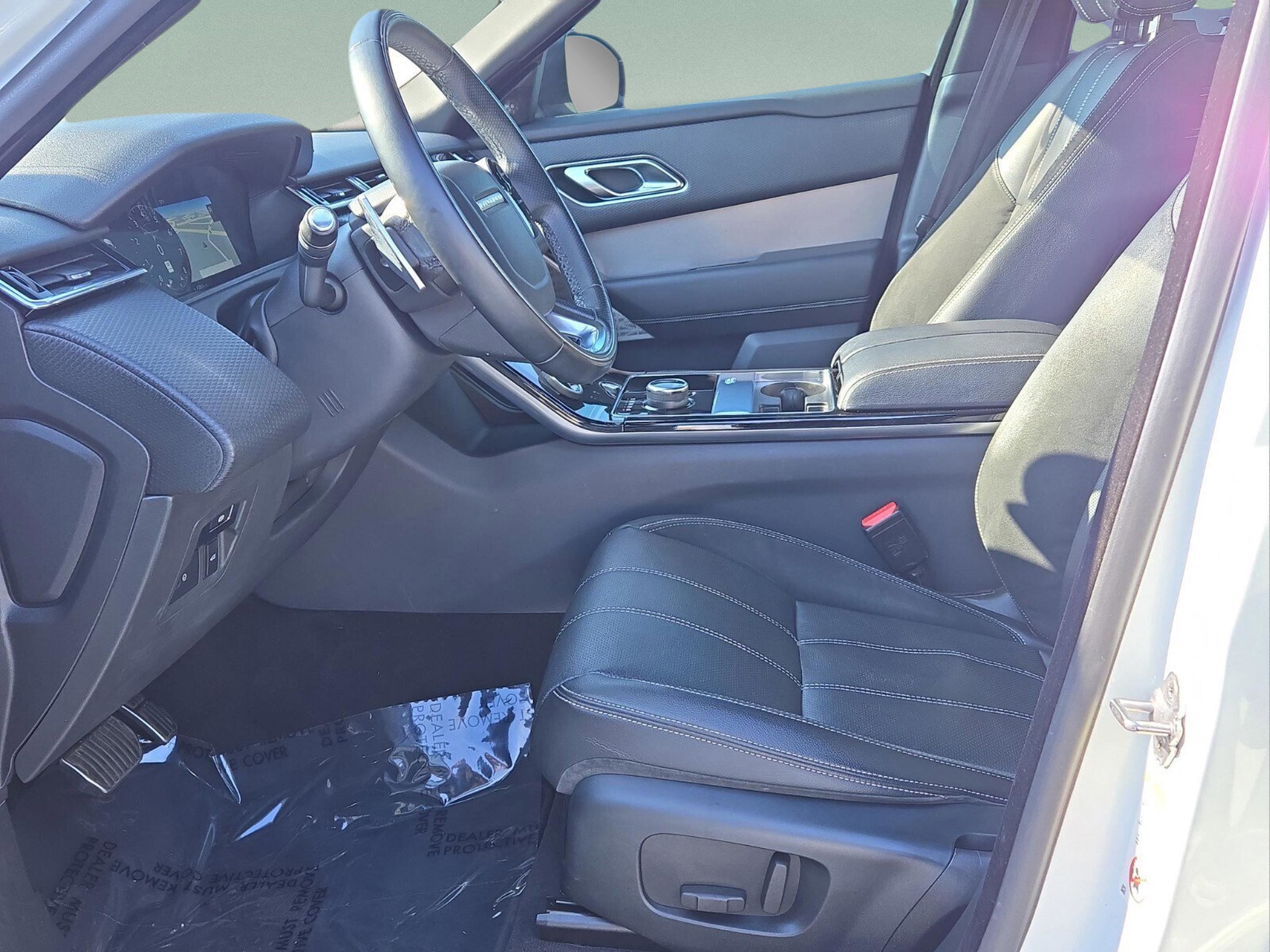 Used 2019 Land Rover Range Rover Velar R-Dynamic SE image 8