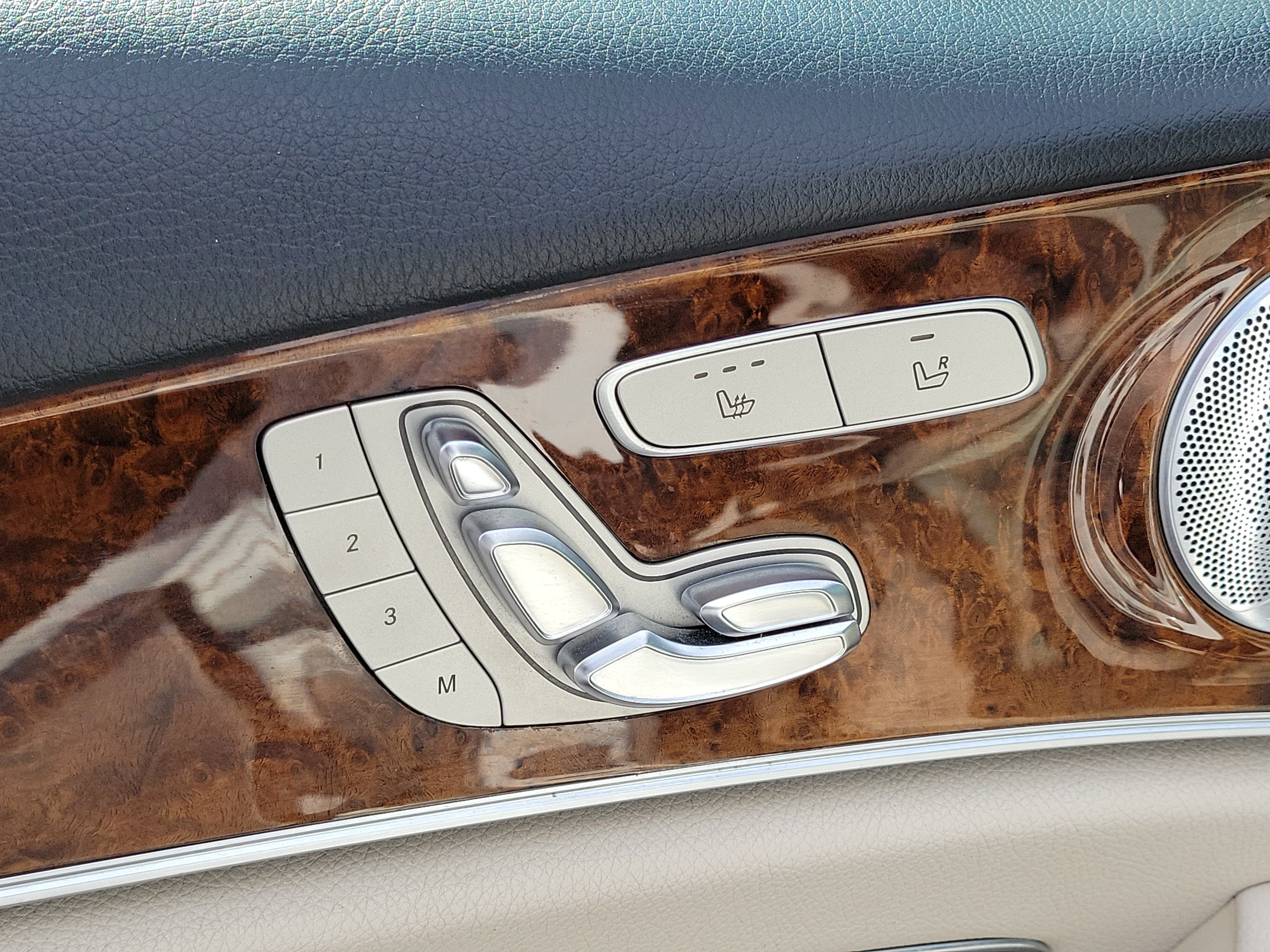 Used 2018 Mercedes-Benz E 300 image 18