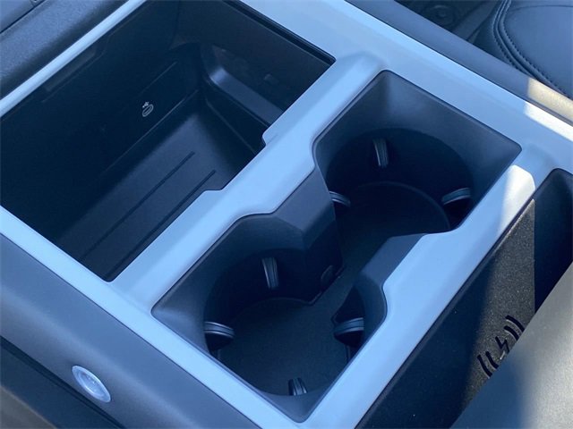 New 2025 Land Rover Defender 130 X-Dynamic SE image 10