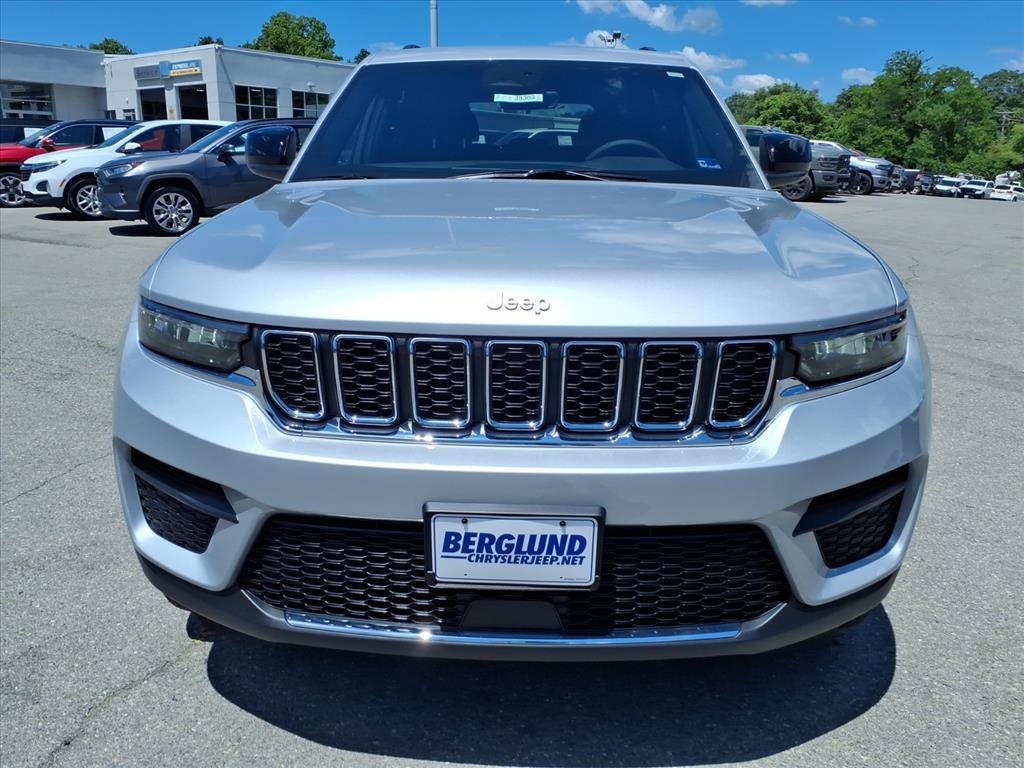 New 2026 Jeep Grand Cherokee Laredo X AWD/4WD image 9