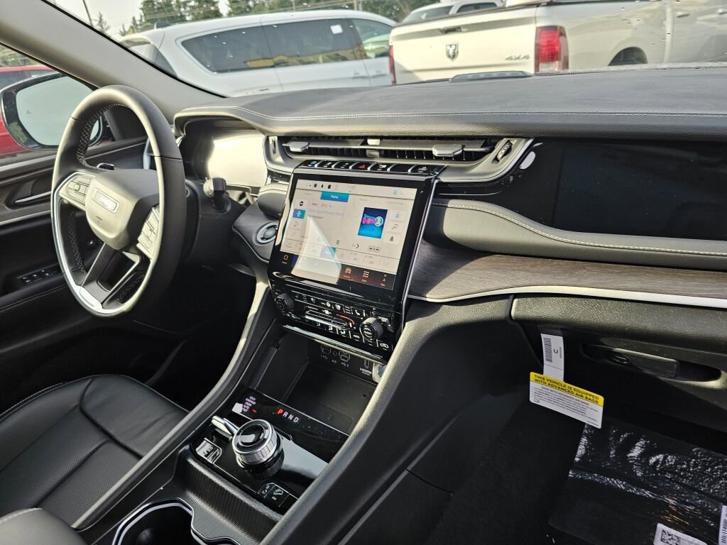 New 2024 Jeep Grand Cherokee Limited 4xe w/ Luxury Tech Group II image 12