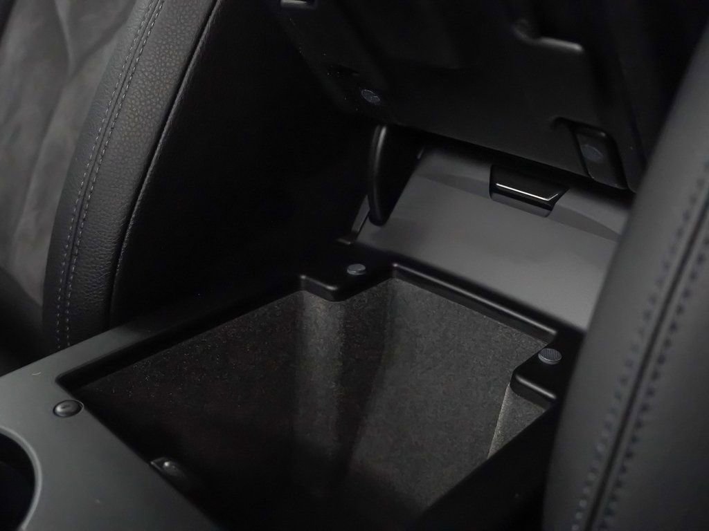 Certified 2021 Porsche Macan image 35