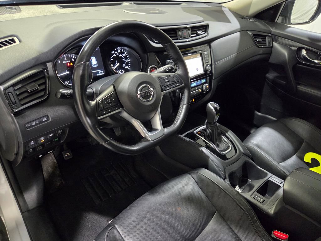 Used 2017 Nissan Rogue SL image 7