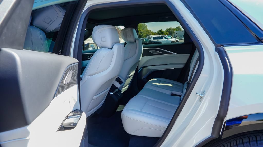 Certified 2024 Cadillac Lyriq Sport RWD image 9