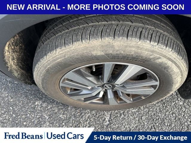Used 2024 Nissan Pathfinder SL image 2