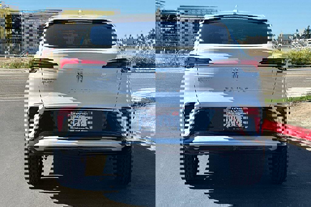 Used 2025 Buick Envista Sport Touring w/ Convenience II Package image 5