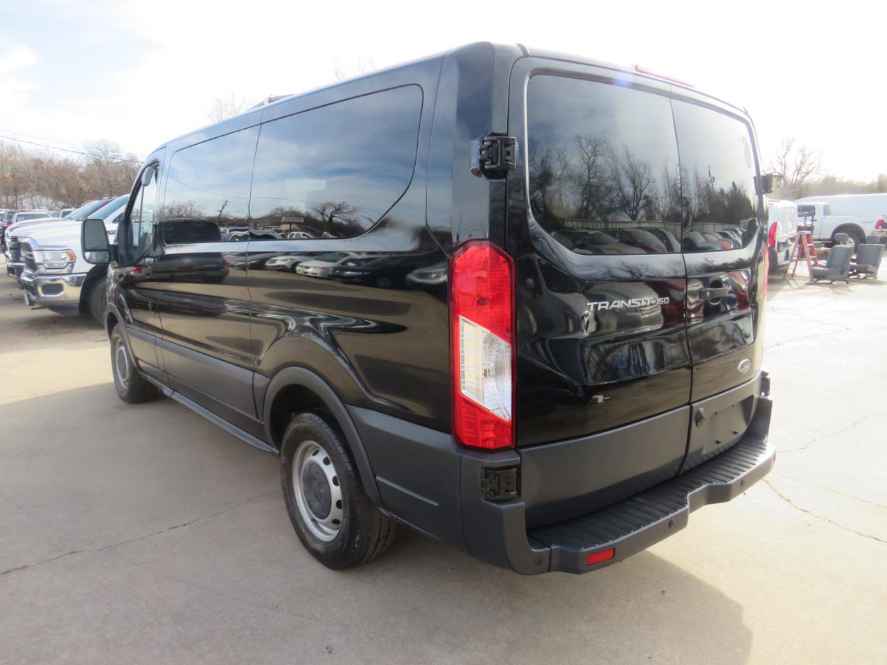 Used 2018 Ford Transit 150 XL RWD image 8