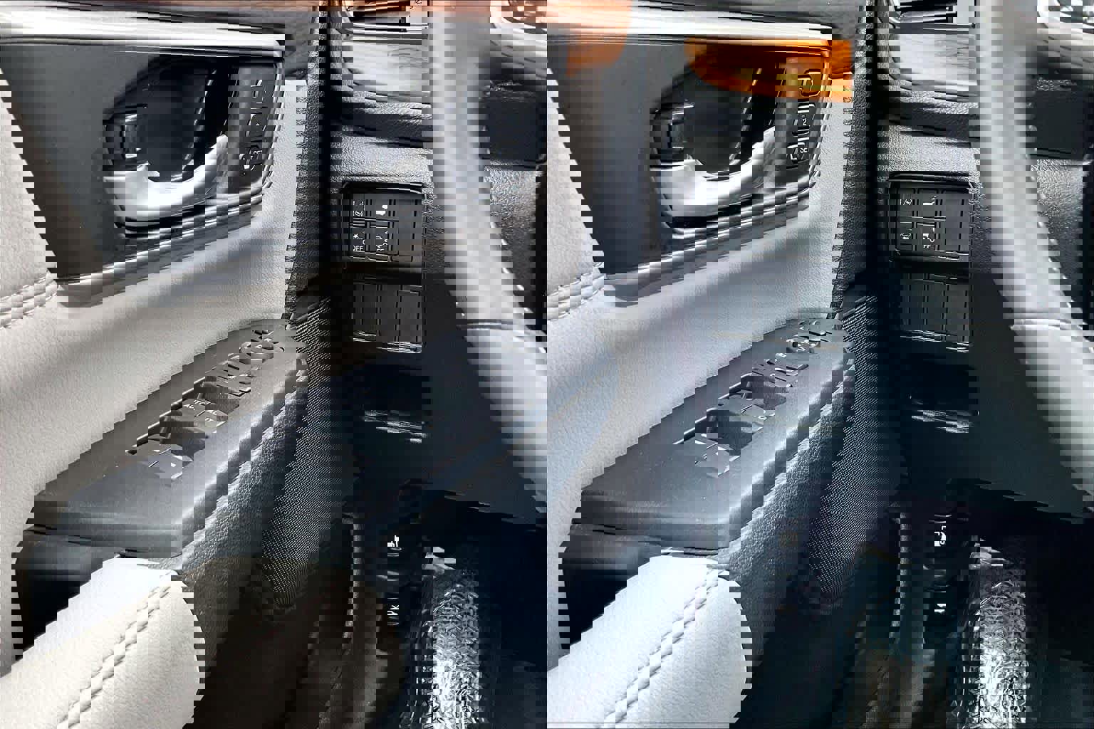 Used 2022 Honda CR-V EX-L image 32