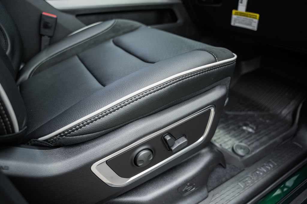 New 2026 RAM 1500 Laramie AWD/4WD image 40