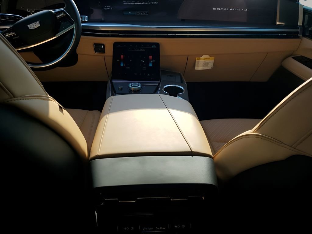 New 2026 Cadillac Escalade IQ Sport 2 w/ LPO, ONYX Package image 24