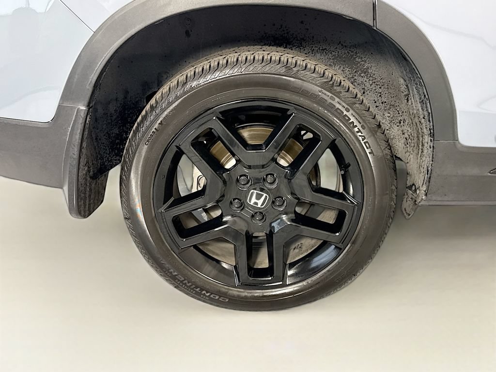 Certified 2025 Honda Passport Black Edition image 33