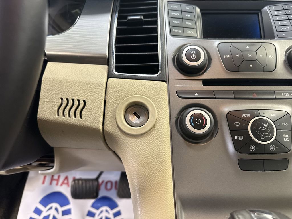 Used 2015 Ford Taurus SEL FWD image 23