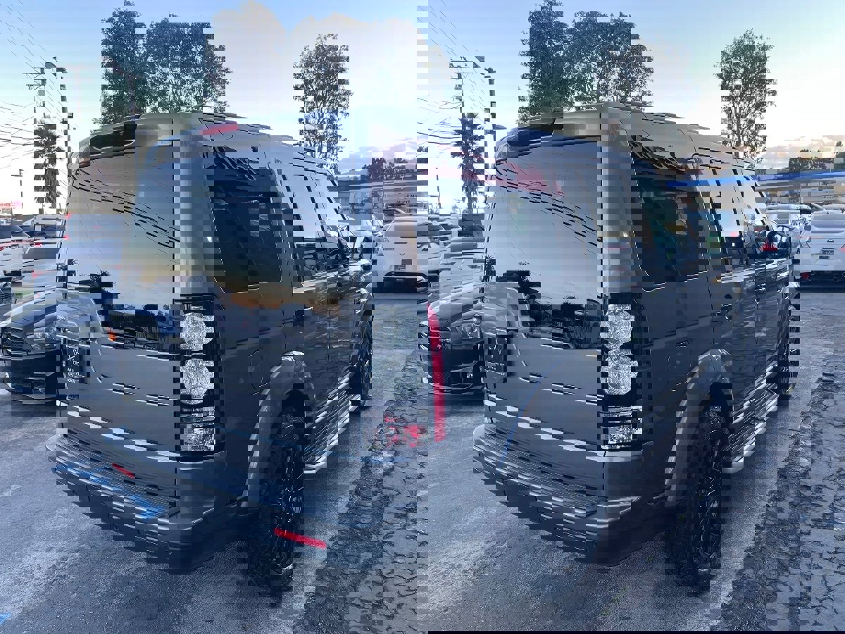 Used 2016 Land Rover LR4 HSE Silver Edition image 5