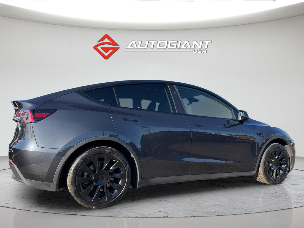 Used 2024 Tesla Model Y Long Range RWD image 7