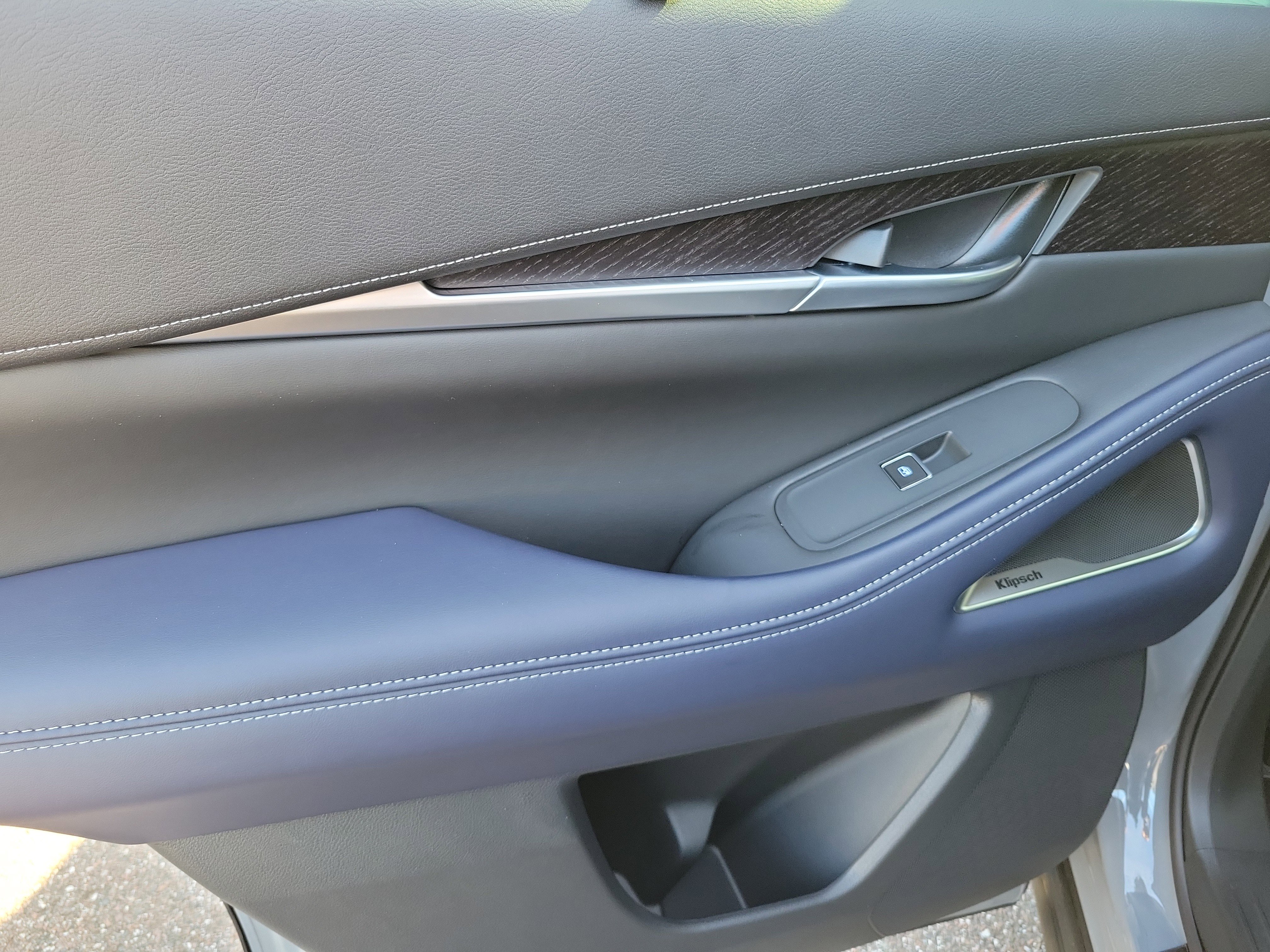 New 2026 INFINITI QX60 Sport w/ Dark Cargo Package image 8