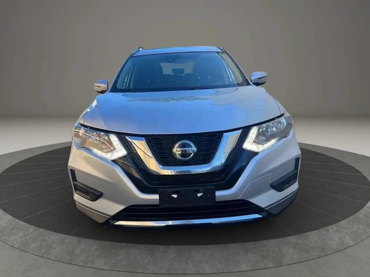 Used 2019 Nissan Rogue SV AWD/4WD image 2