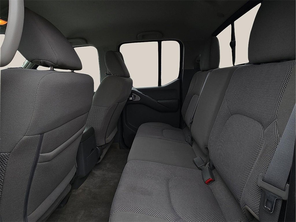 Used 2018 Nissan Frontier SV image 9