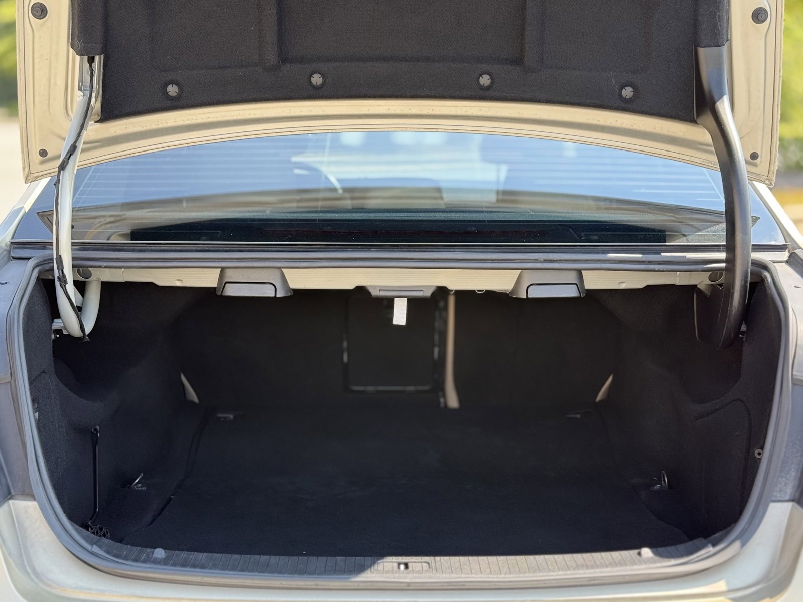 Used 2011 Mercedes-Benz E 350 Sedan image 49