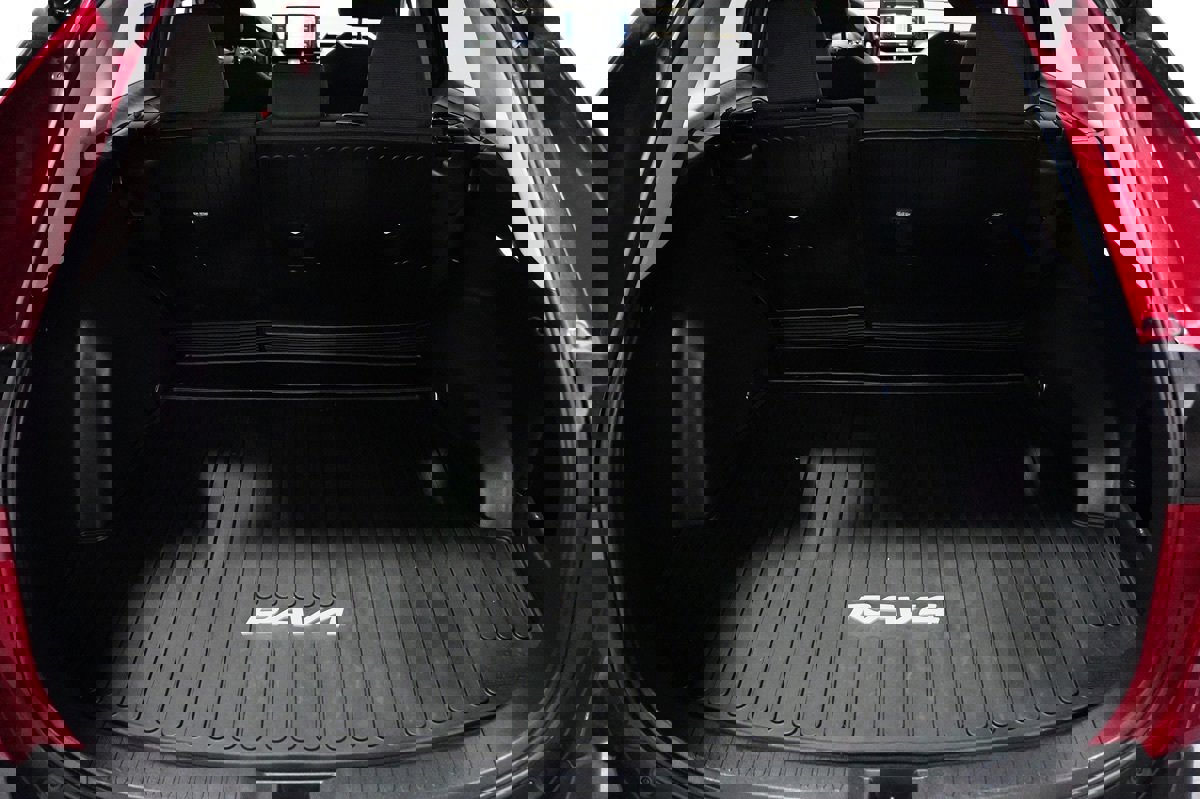 Used 2022 Toyota RAV4 LE image 19