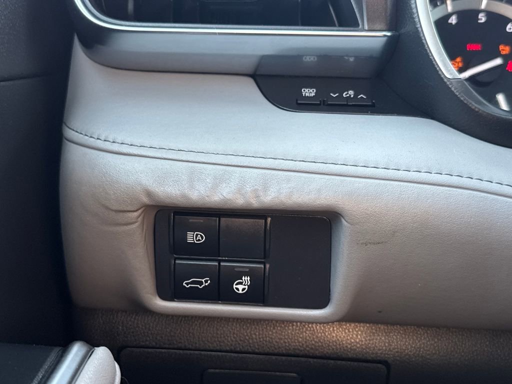 Used 2021 Toyota Highlander Limited AWD/4WD image 36