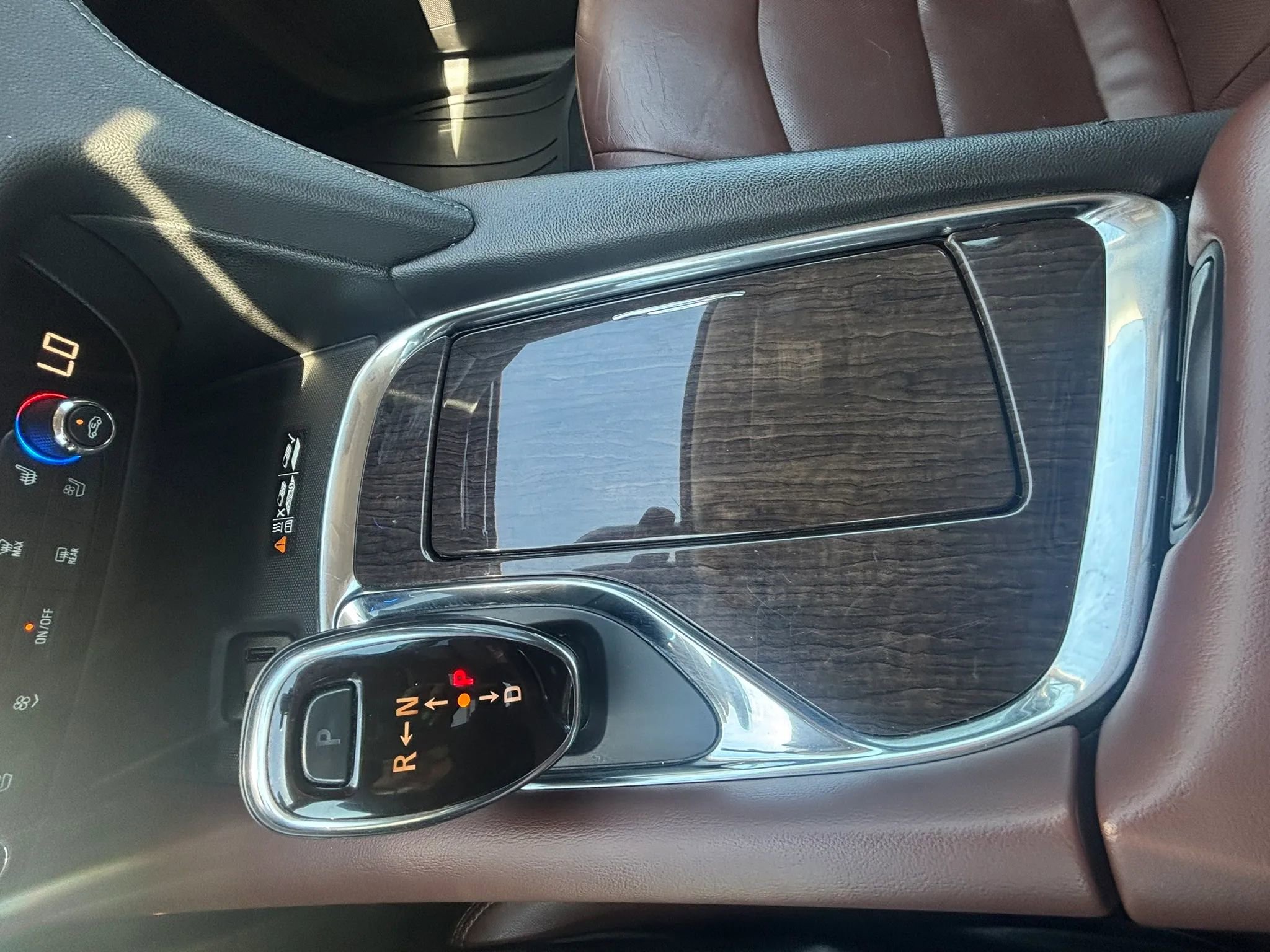 Used 2018 Buick Enclave Avenir w/ Avenir Technology Package AWD/4WD image 18